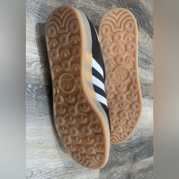 Adidas Gazelle Black and White Shoes - Picture 4 of 5